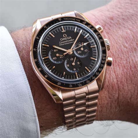 omega moonwatch sedna gold.